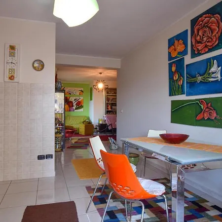 Apartment Amazing In With Wifi And 2 Bedrooms *